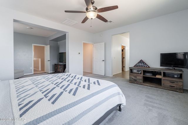 1090 E Lyle Canyon Drive, Sahuarita, AZ 85629