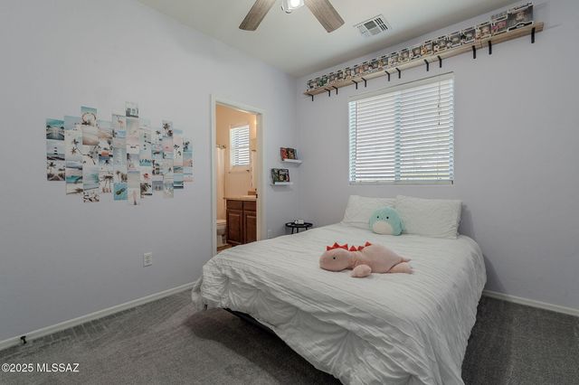 1090 E Lyle Canyon Drive, Sahuarita, AZ 85629