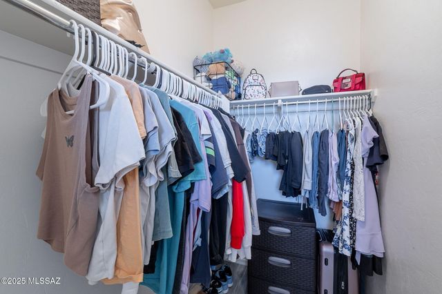 1090 E Lyle Canyon Drive, Sahuarita, AZ 85629