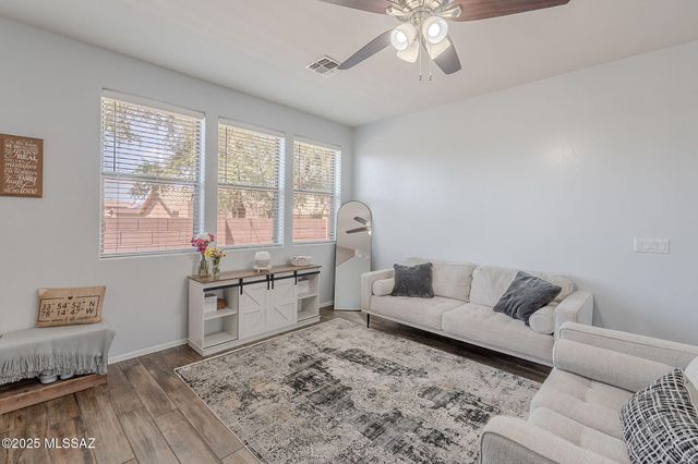 1090 E Lyle Canyon Drive, Sahuarita, AZ 85629