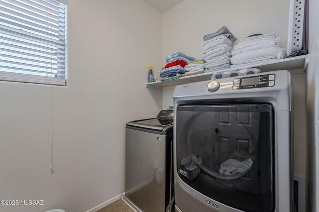 1090 E Lyle Canyon Drive, Sahuarita, AZ 85629