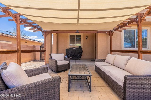 1090 E Lyle Canyon Drive, Sahuarita, AZ 85629