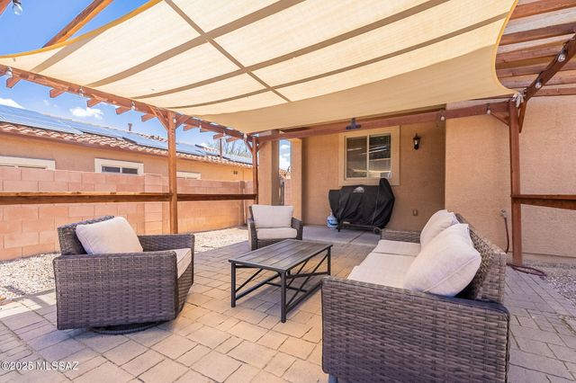 1090 E Lyle Canyon Drive, Sahuarita, AZ 85629