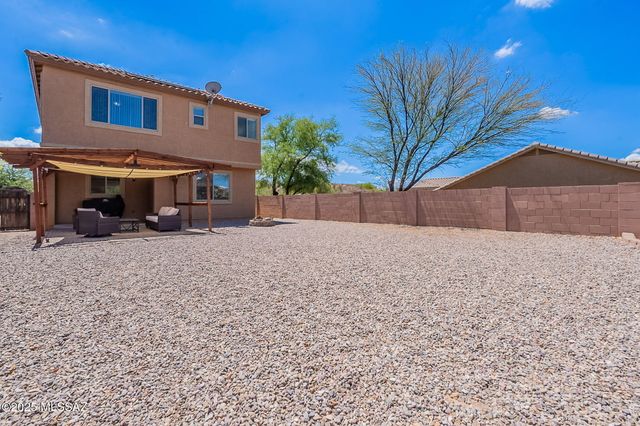 1090 E Lyle Canyon Drive, Sahuarita, AZ 85629
