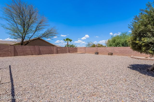 1090 E Lyle Canyon Drive, Sahuarita, AZ 85629