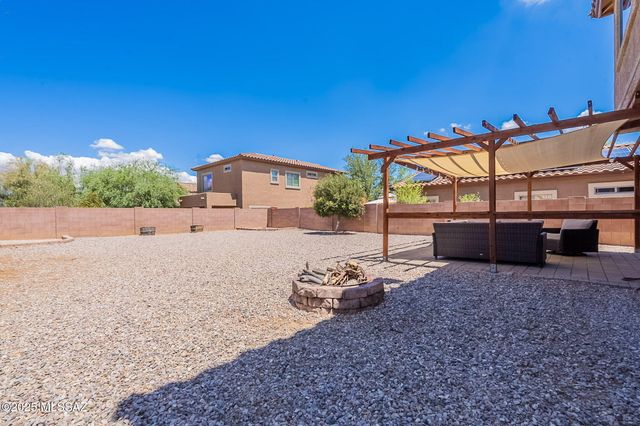 1090 E Lyle Canyon Drive, Sahuarita, AZ 85629