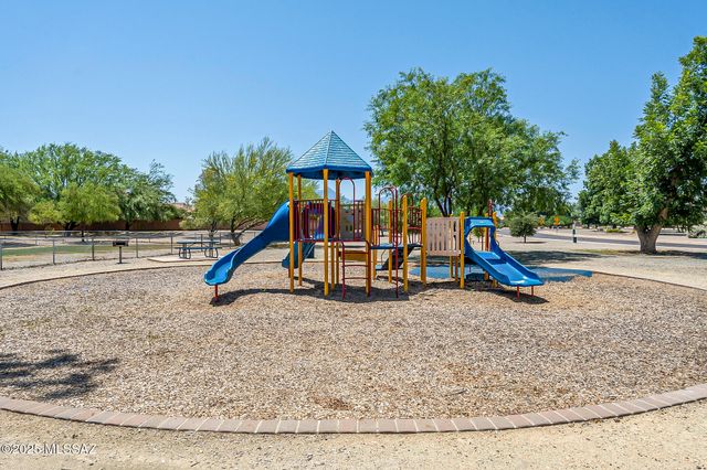 1090 E Lyle Canyon Drive, Sahuarita, AZ 85629