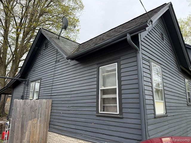 1138 W Oregon Street, Lapeer, MI 48446