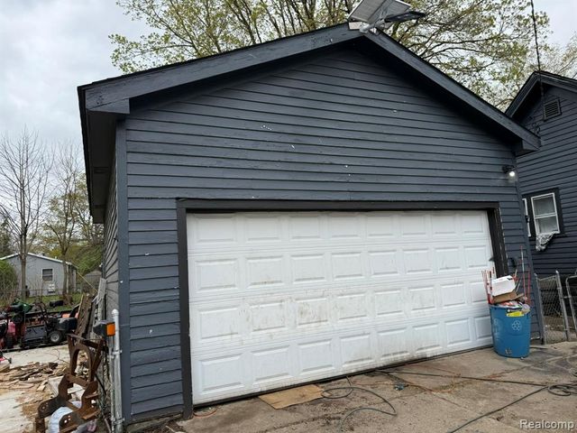 1138 W Oregon Street, Lapeer, MI 48446