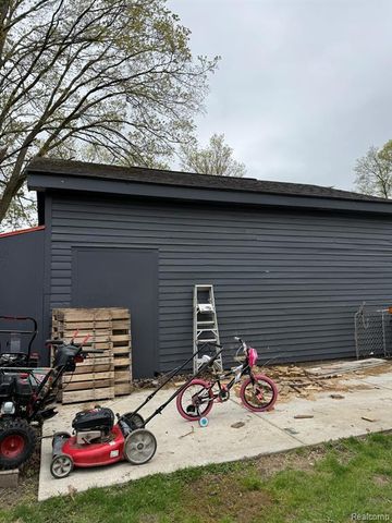 1138 W Oregon Street, Lapeer, MI 48446