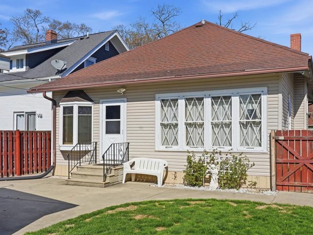 1504 Deane BOULEVARD, Racine, WI 53405