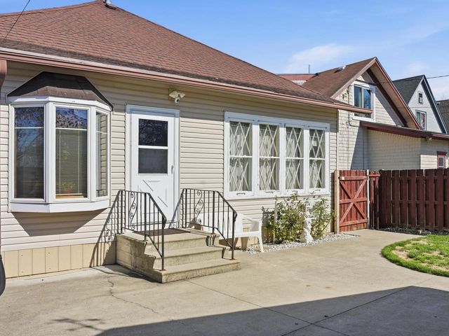 1504 Deane BOULEVARD, Racine, WI 53405