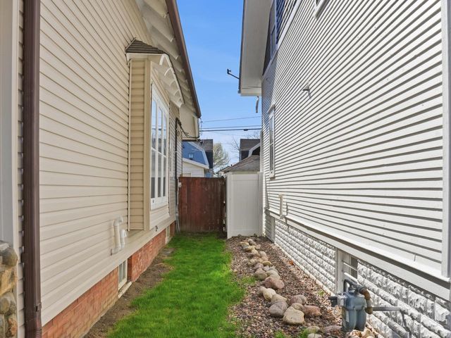 1504 Deane BOULEVARD, Racine, WI 53405