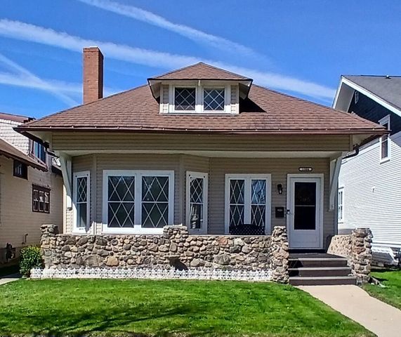 1504 Deane BOULEVARD, Racine, WI 53405