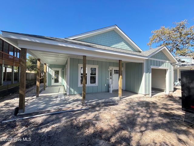 163 NW 4th Street, Oak Island, NC 28465