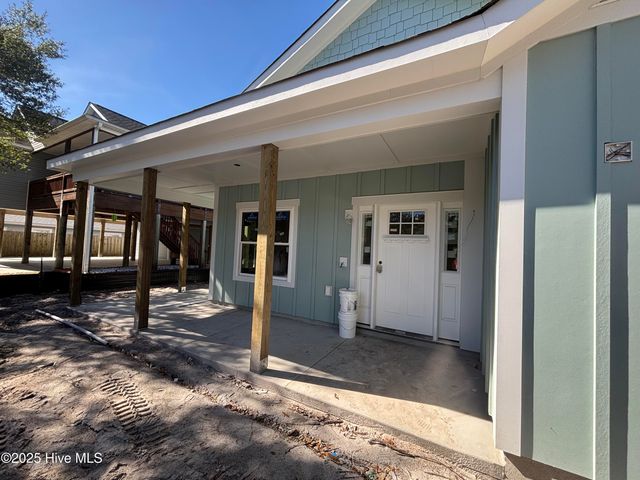 163 NW 4th Street, Oak Island, NC 28465