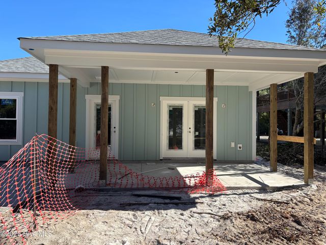 163 NW 4th Street, Oak Island, NC 28465