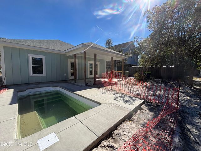 163 NW 4th Street, Oak Island, NC 28465