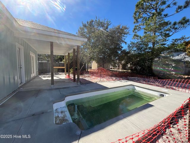 163 NW 4th Street, Oak Island, NC 28465