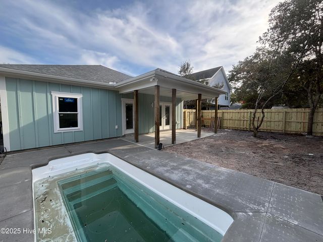 163 NW 4th Street, Oak Island, NC 28465