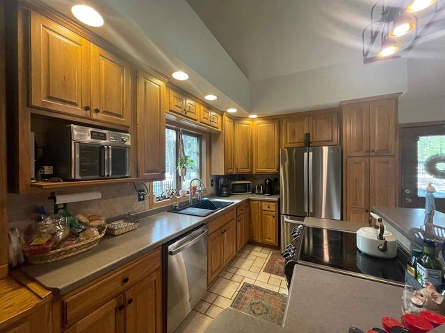 1094 10th Avenue, Hancock, WI 54943