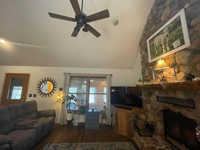 1094 10th Avenue, Hancock, WI 54943