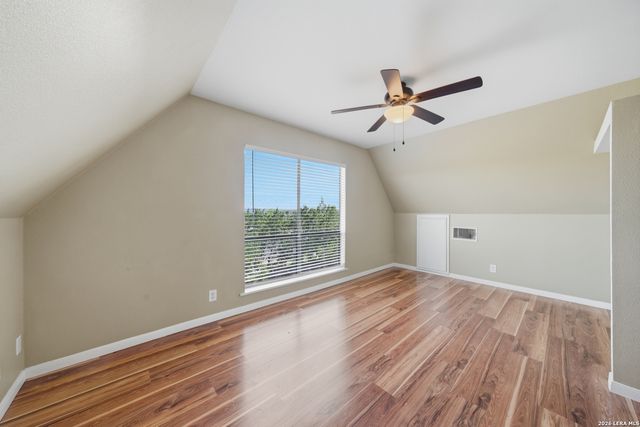 1568 Blueridge Dr, Canyon Lake, TX 78133