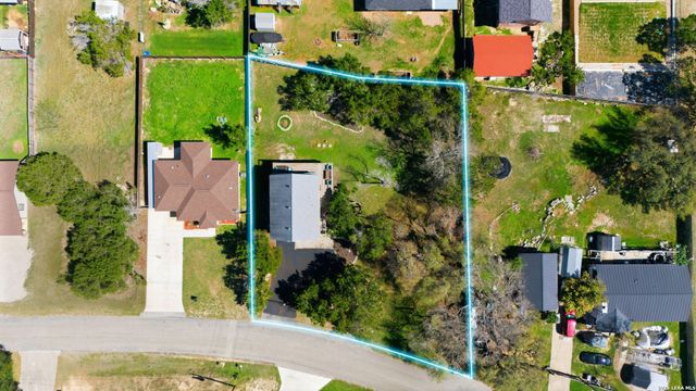 1568 Blueridge Dr, Canyon Lake, TX 78133