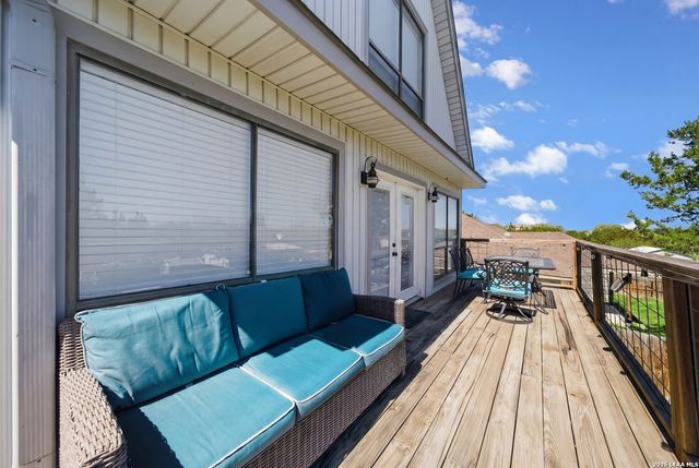 1568 Blueridge Dr, Canyon Lake, TX 78133