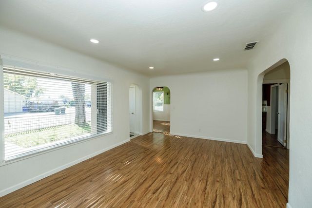 1705 Miller Ave, Modesto, CA 95354