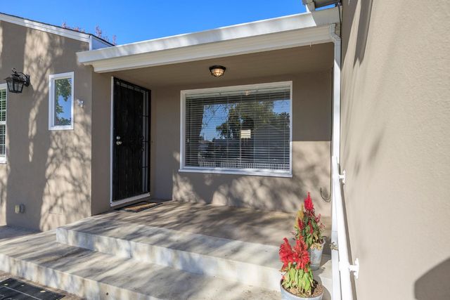 1705 Miller Ave, Modesto, CA 95354