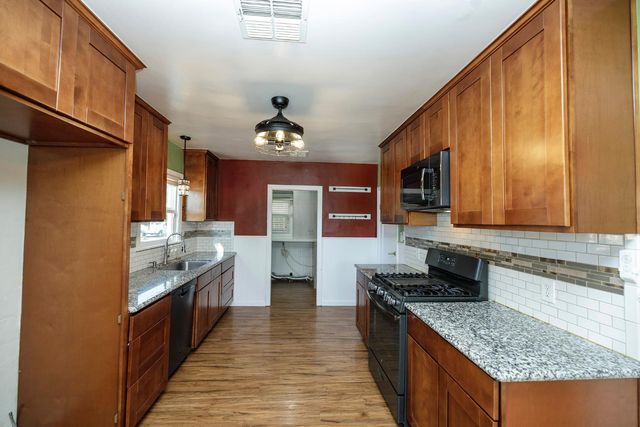 1705 Miller Ave, Modesto, CA 95354