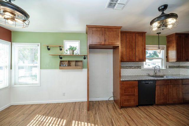 1705 Miller Ave, Modesto, CA 95354