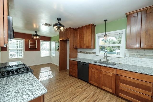 1705 Miller Ave, Modesto, CA 95354