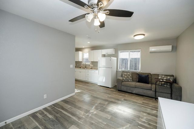 1705 Miller Ave, Modesto, CA 95354