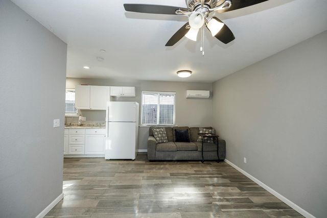 1705 Miller Ave, Modesto, CA 95354