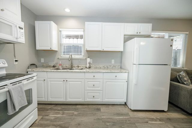 1705 Miller Ave, Modesto, CA 95354