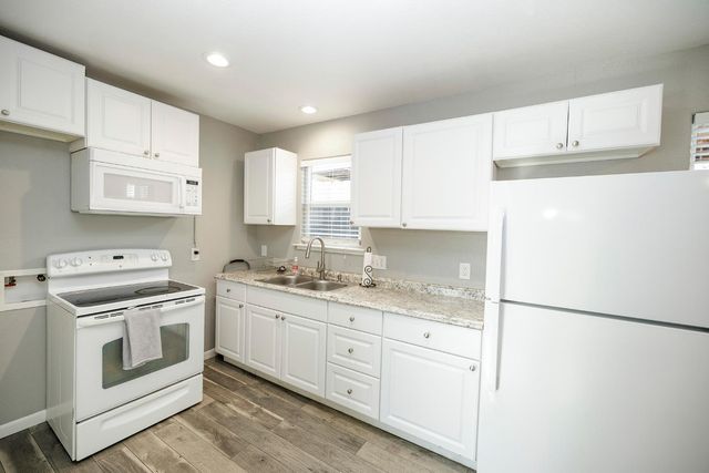 1705 Miller Ave, Modesto, CA 95354