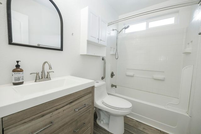 1705 Miller Ave, Modesto, CA 95354