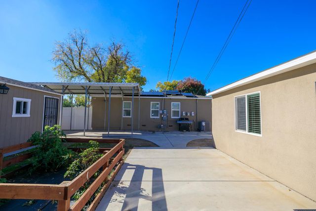 1705 Miller Ave, Modesto, CA 95354