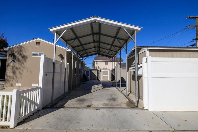 1705 Miller Ave, Modesto, CA 95354