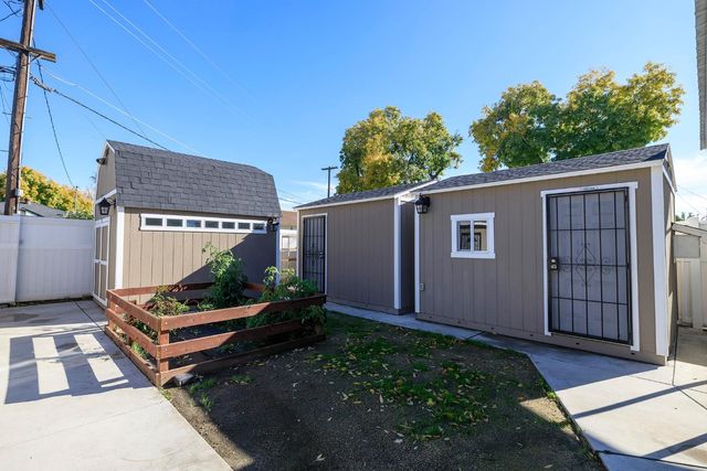 1705 Miller Ave, Modesto, CA 95354