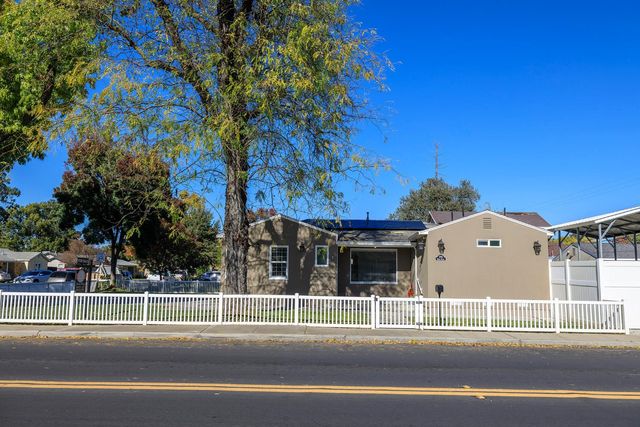 1705 Miller Ave, Modesto, CA 95354