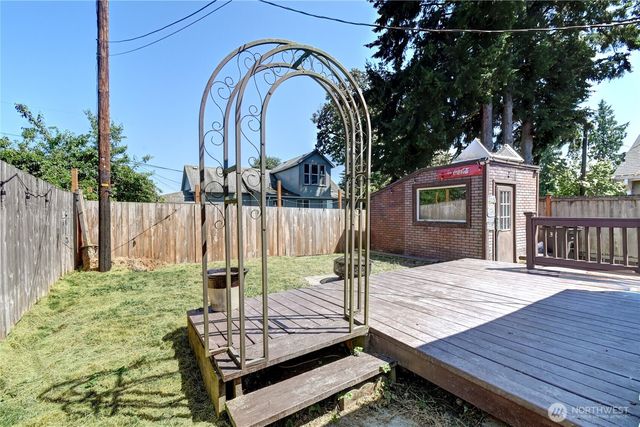 2327 Harrison Avenue, Everett, WA 98201
