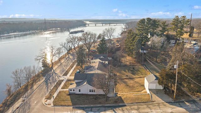 1201 W Conant Street, Portage, WI 53901