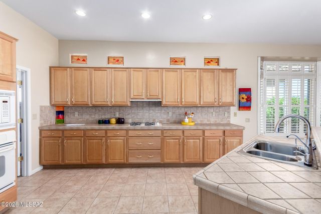 5117 W Desert Eagle Circle, Marana, AZ 85658