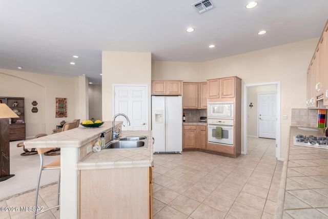 5117 W Desert Eagle Circle, Marana, AZ 85658