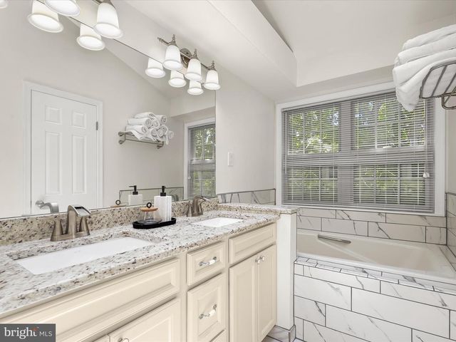 18 PARK VISTA CT, Silver Spring, MD 20906