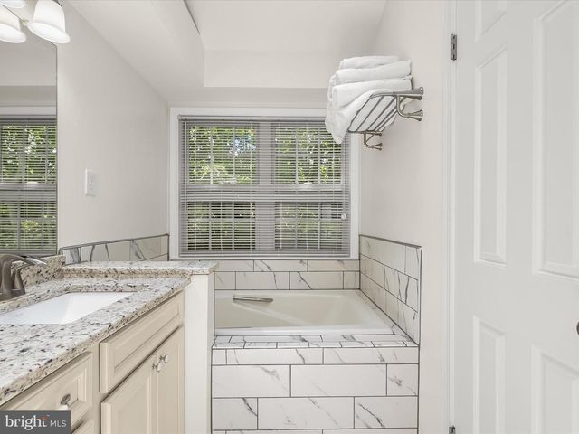 18 PARK VISTA CT, Silver Spring, MD 20906