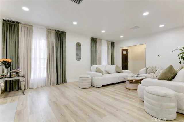 15556 Valerio, Van Nuys, CA 91406